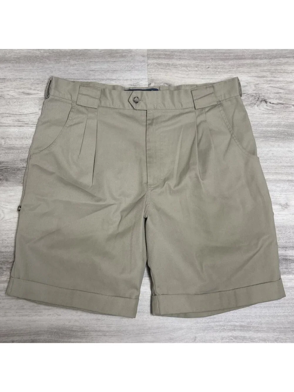 Vintage Tilley Endurables Shorts Mens 38 Beige Pleated Safari Made in Canada